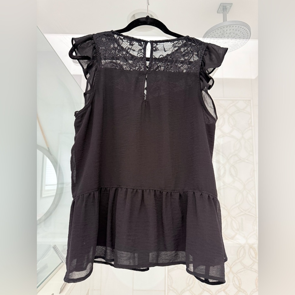 Gibson Black Lace Ruffle Blouse - Picture 8 of 12